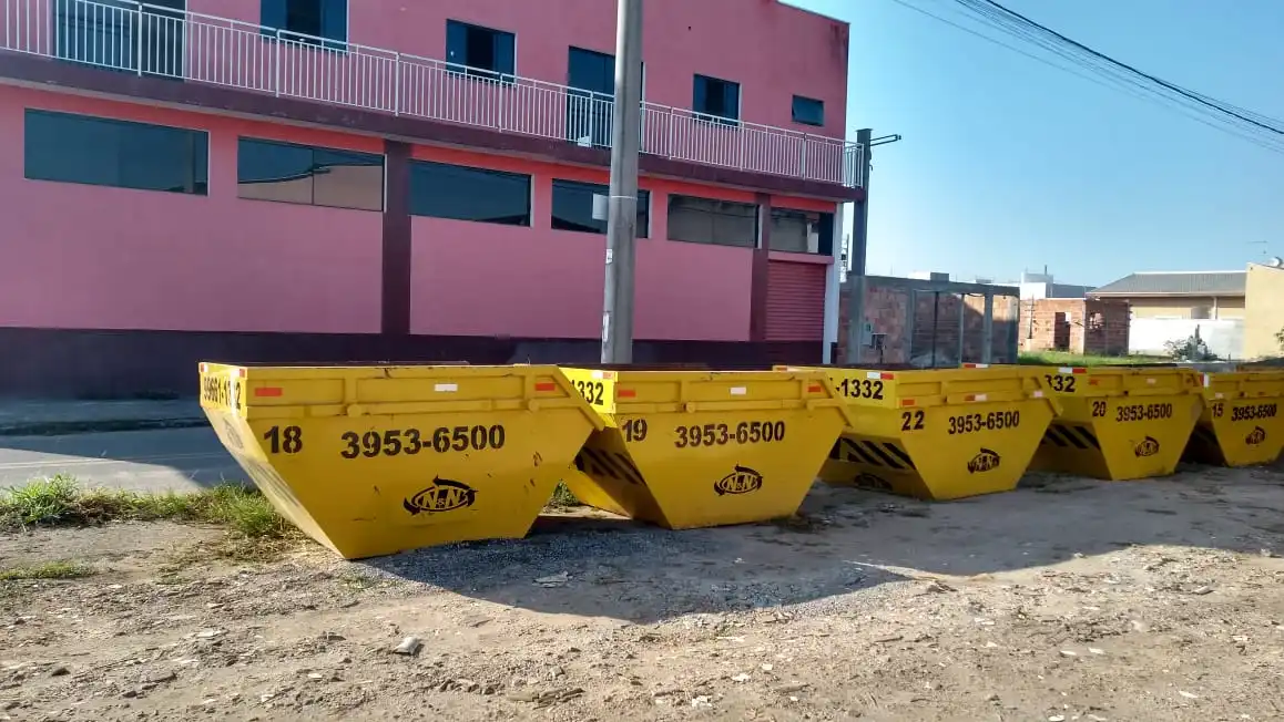 Conjunto de Caçambas